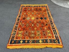 Nordafrikanischer Teppich 240cm x 155cm