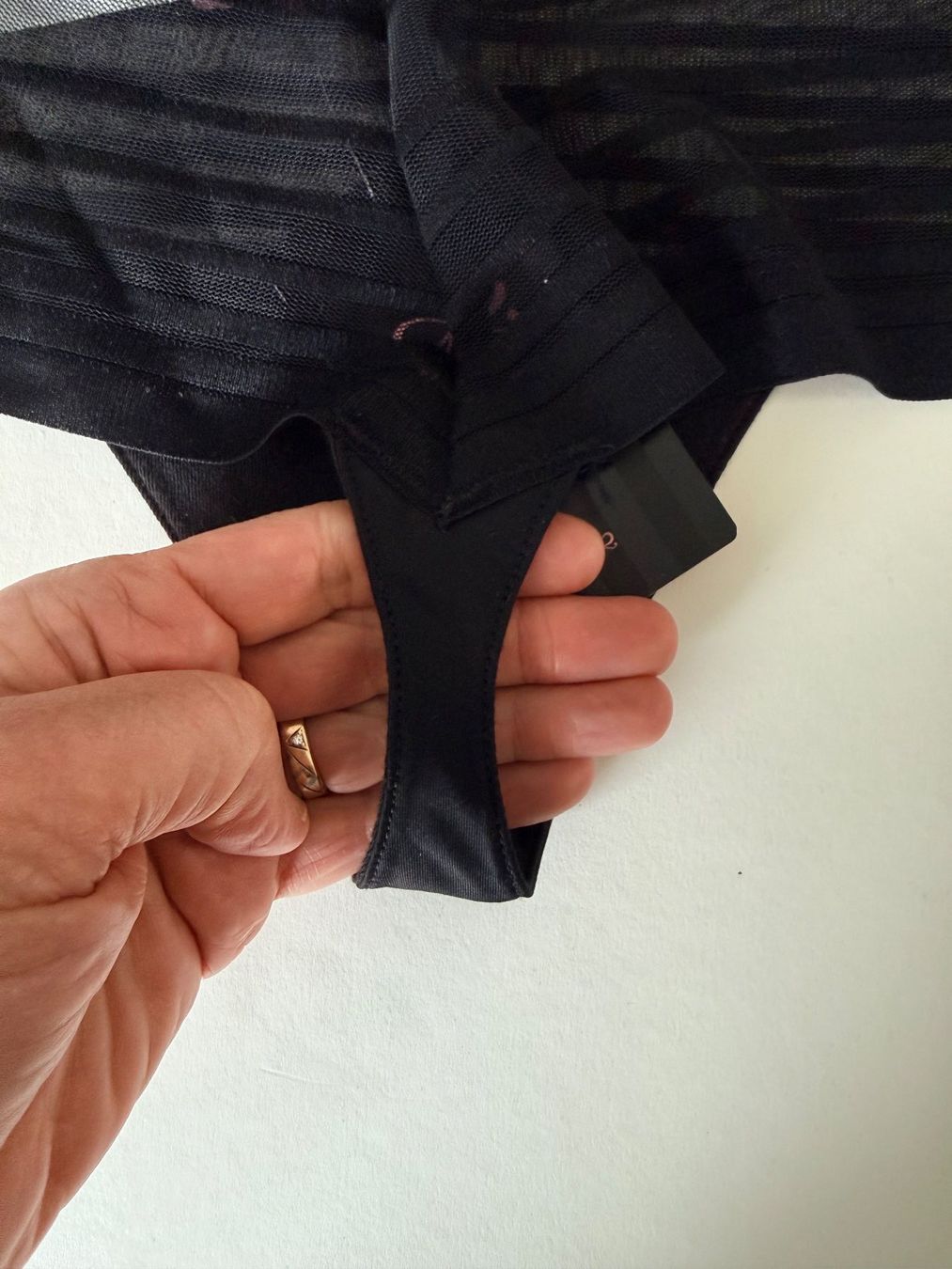Hunkemöller Altra biancheria intima: HUNKEMÖLLER, String Strip INVISIBLE, Grösse S, Farbe Schwarz – Nuovo e nell'imballaggio originale da Rudolfstetten venduto da gst_g7xl 3