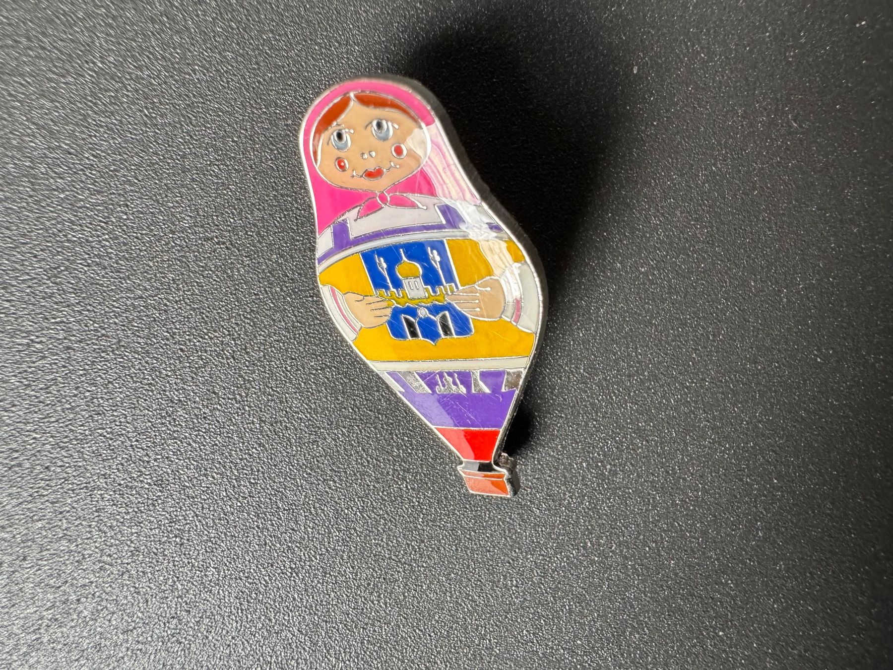 Placchette & Badge: Pin Heissluftballon Luftballon Ballon – Usato da Galgenen venduto da rub_f6kh