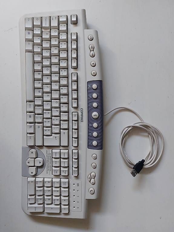 Compaq Tastaturen: Tastiera PC retro – Gebraucht aus Malvaglia von Piumetta 1