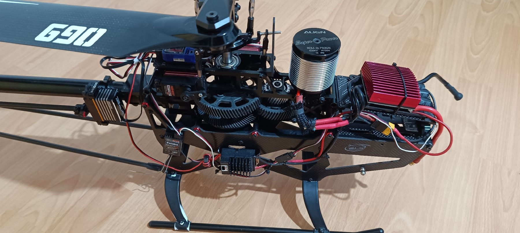 Heli-Professional RC Kits de montage: Soxos DB7  – D'occasion à Lausen par Trex700dfc 3