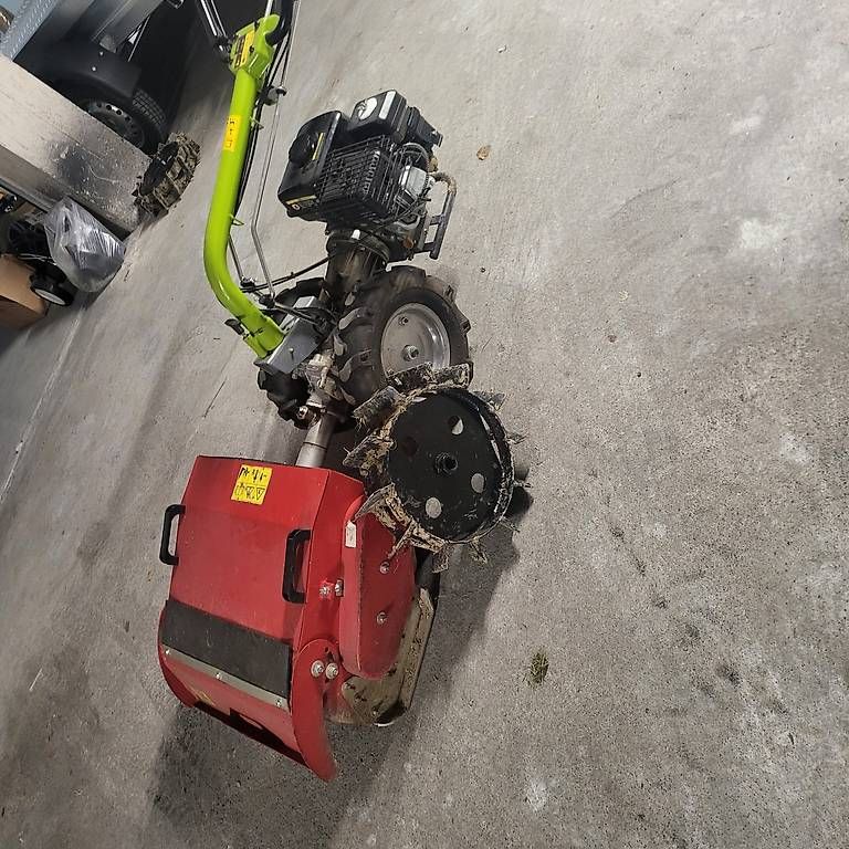Tutte le macchine: Einachser mit Mulcher, Sichelmäher usw. – Usato da küssnacht am rigi venduto da Mrniceguy1