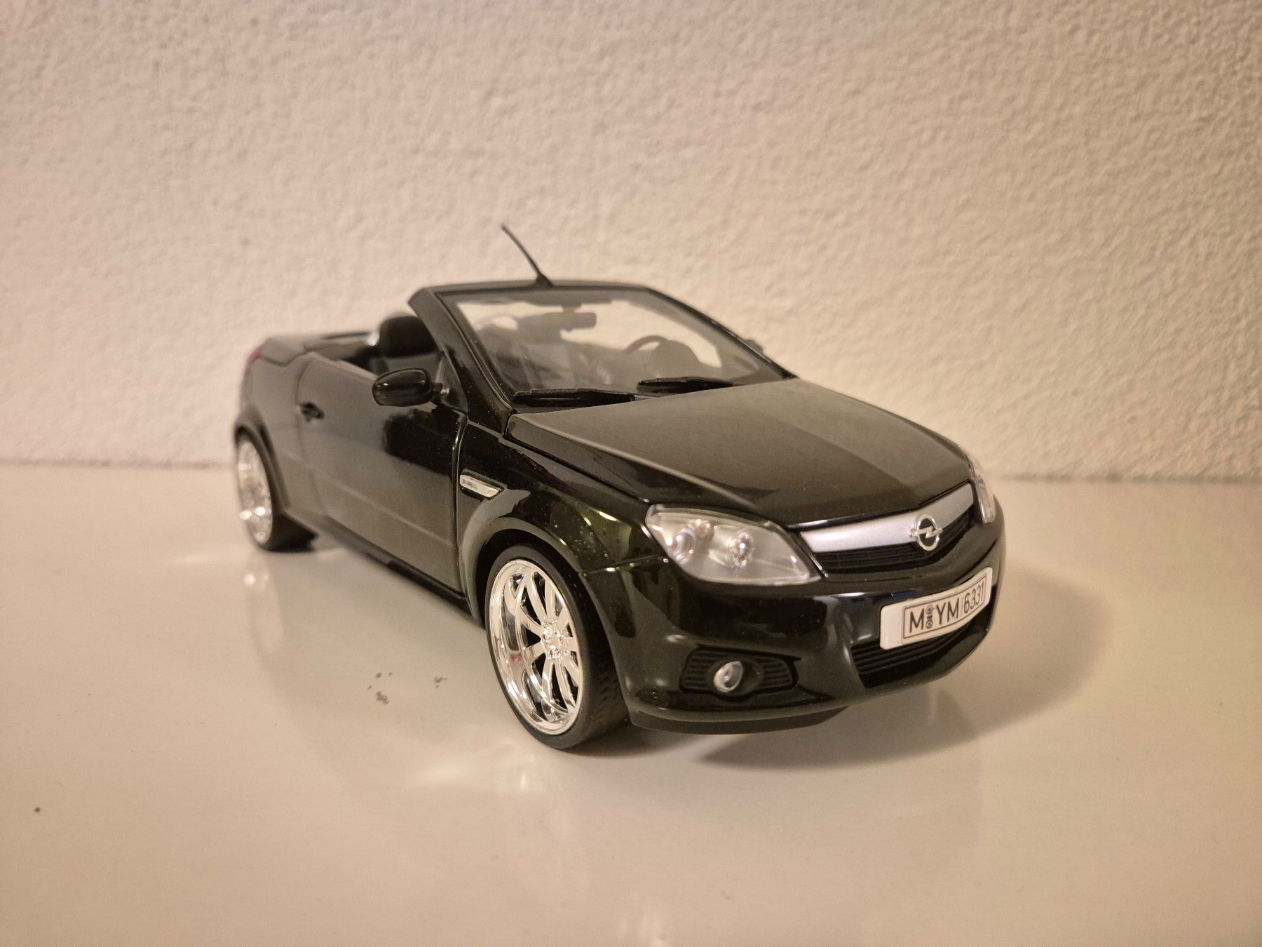 Norev Modellini d'auto: Opel Tigra 1/18 von Norev – Nuovo (secondo la descrizione) da Bremgarten AG venduto da Beever 2