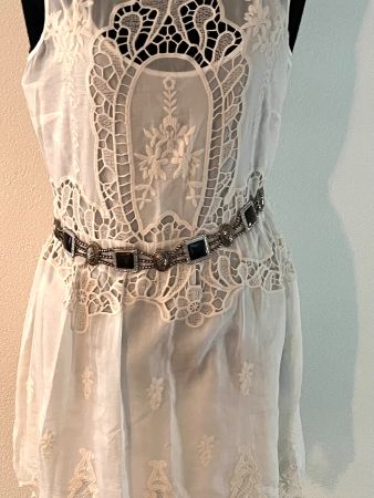 Robe d'été légère en dentelle ivoire , T  M-L. NEU