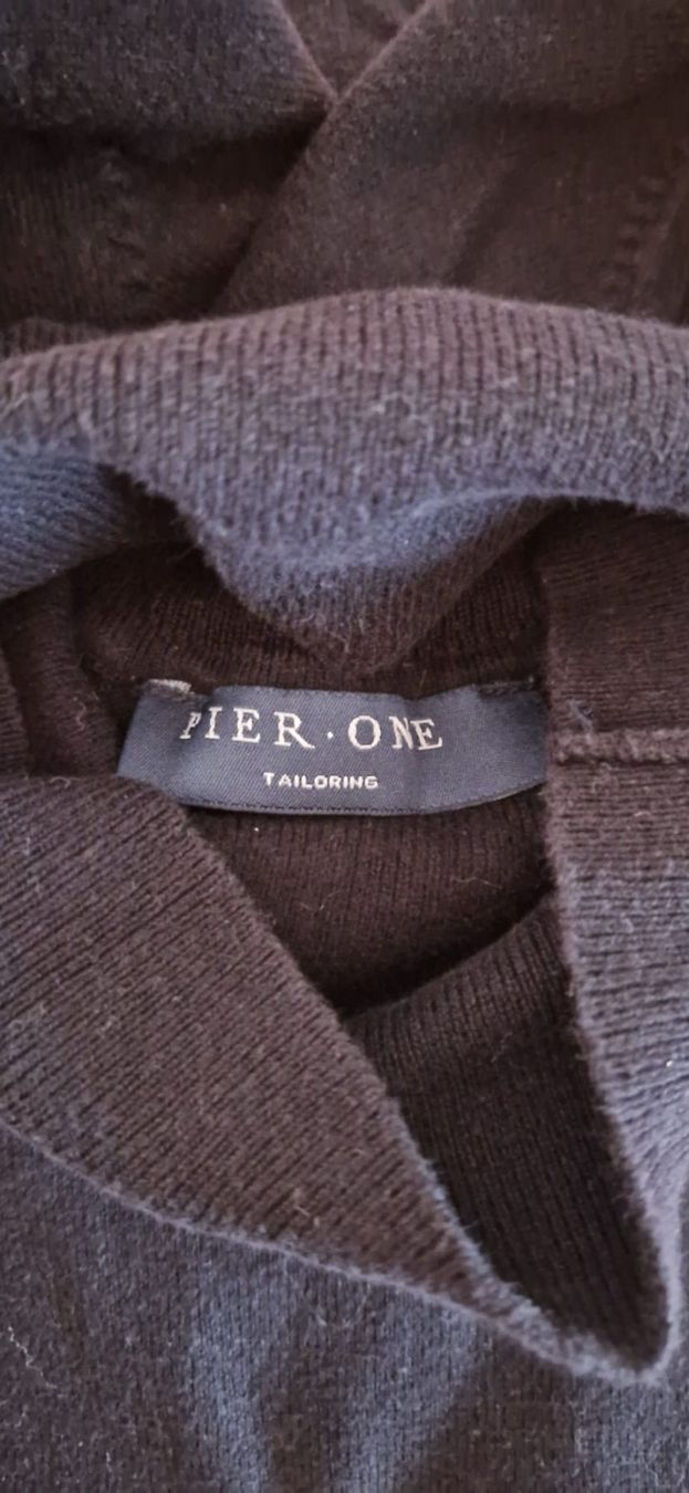 Maglioni & Felpe: Turtleneck Pullover schwarz – Usato da Frauenfeld venduto da jgh_gx6v 1