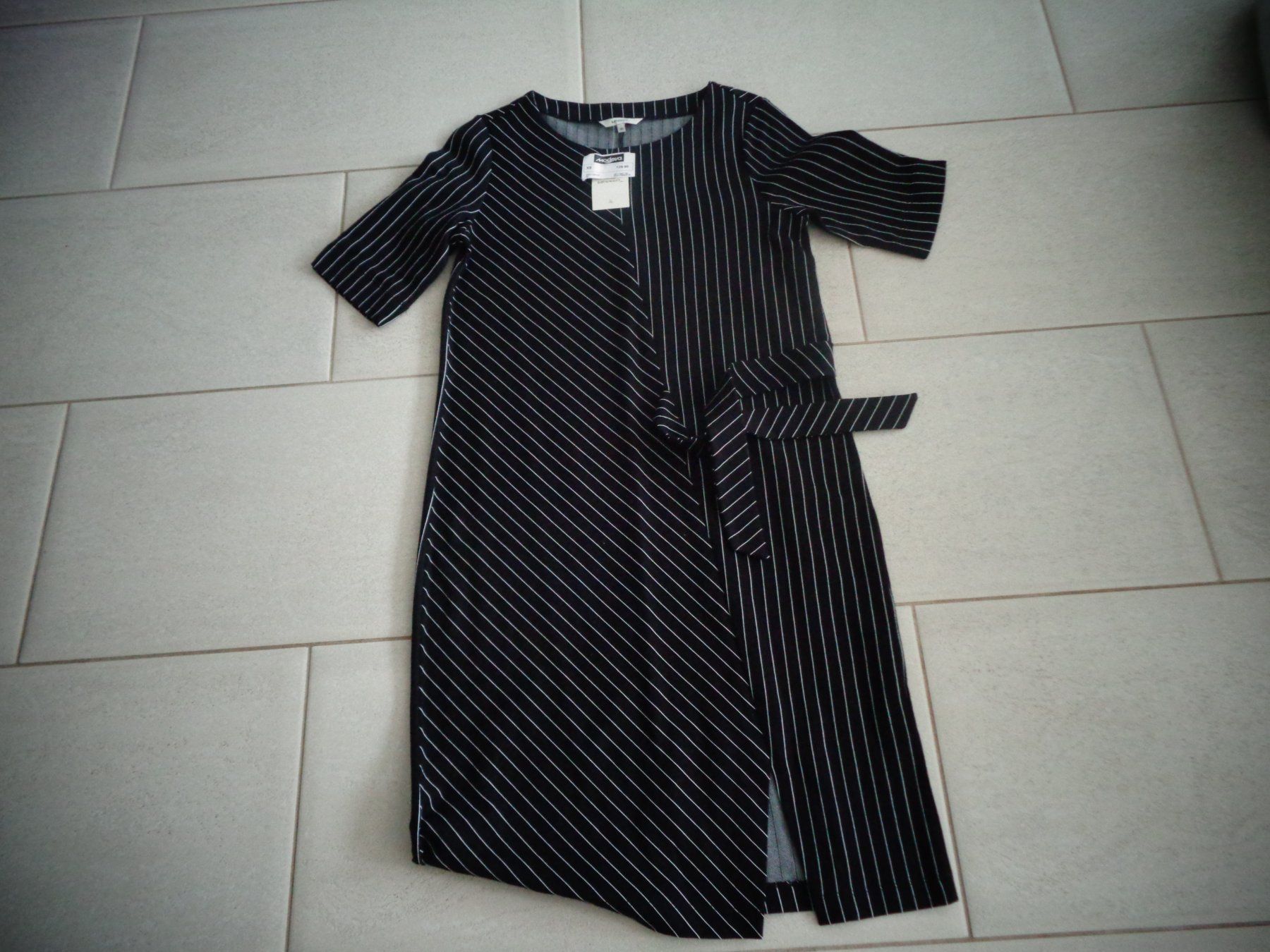 Vestiti: SANDWICH KLEID GR.XS NEU – Nuovo (secondo la descrizione) da Rotkreuz venduto da Samballi