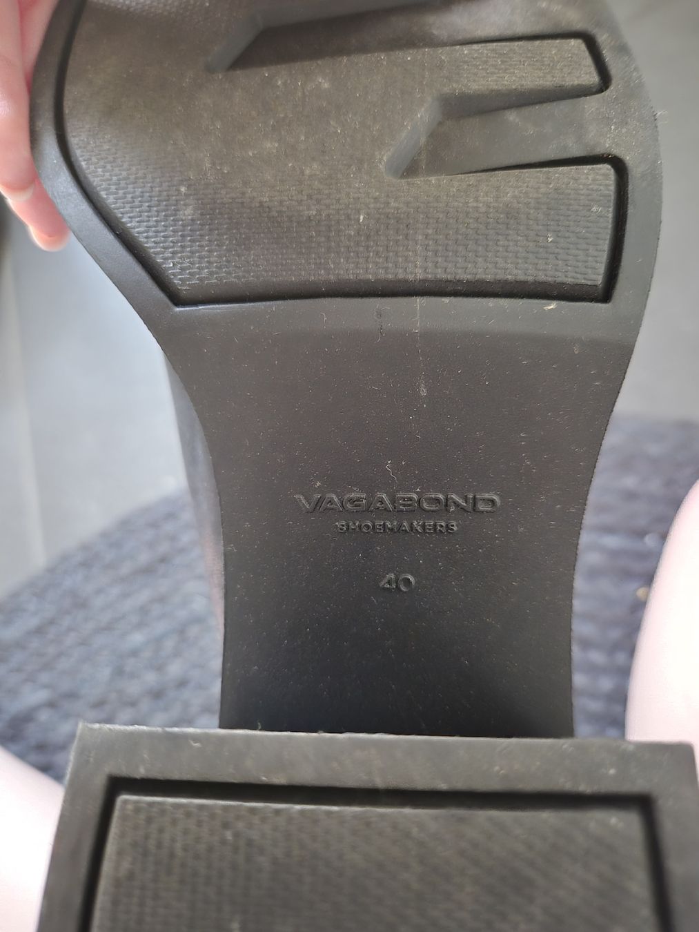 Vagabond Scarpe da donna: Schwarze Chelsea Boots mit Absatz – Nuovo (secondo la descrizione) da Uster venduto da panda_leptir 2