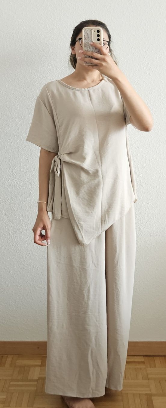 Lotti di vestiti: Ensemble beige NEUF jamais porté  – Nuovo e nell'imballaggio originale da Nyon venduto da nay_y72c 2
