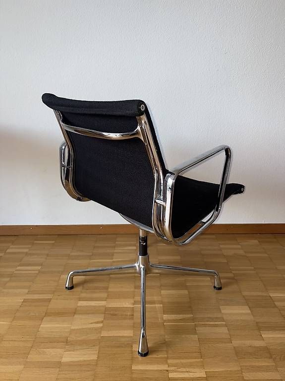 Eames Sedie: Vitra Eames Aluminium Chair – Usato da Zürich venduto da mvshi 1