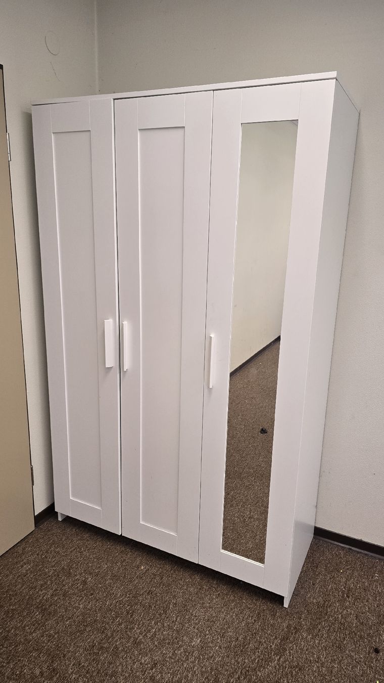 Ikea Schränke: Ikea Schrank Gratis – Gebraucht aus Rüti b. Büren von Law_96