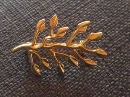 Broche feuille dorée bijou fantaisie Editions Atlas