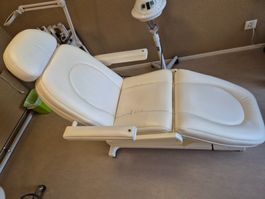 Kosmetikliege weiss verstellbar mit Stuhl