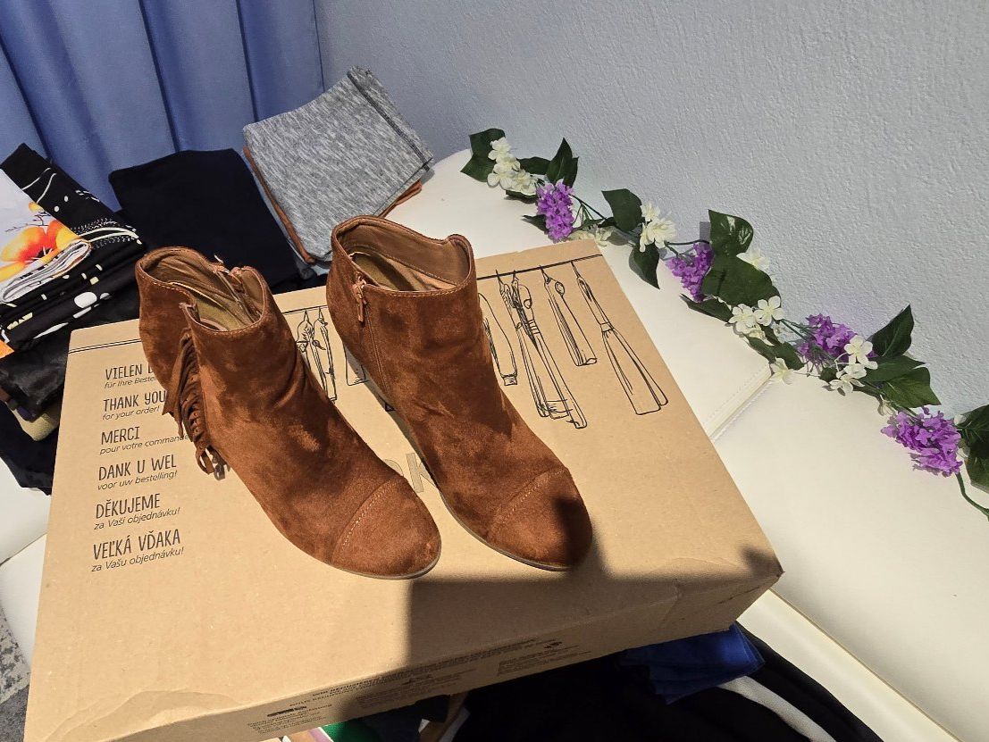 Scarpe da donna: Stiefelette Damen Grösse 39 – Usato da Chur venduto da Mikymiki 4