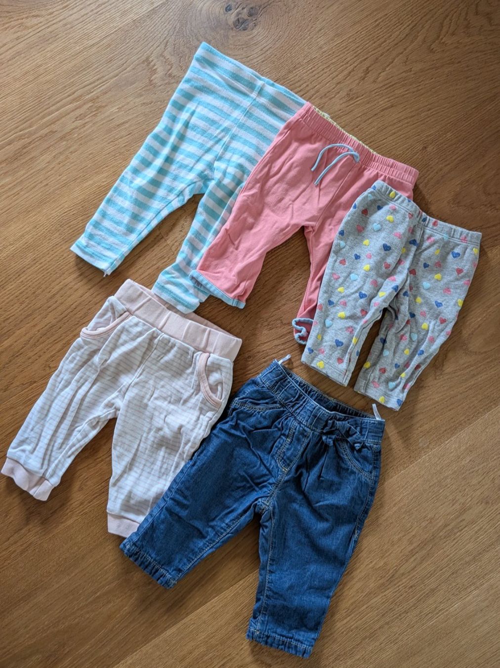 Lotti & Set di vestiti: Baby Kleiderpaket – Usato da Läufelfingen venduto da sup_lf5n 6