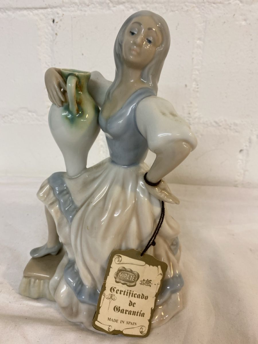 Skulpturen & Statuen: Schöne Porzellanfigur, Wasserträgerin – Gebraucht aus sursee von trilli-tralli