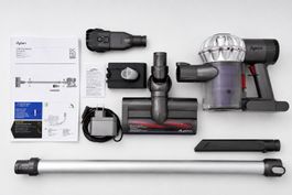 DYSON V6 inkl neuem Ersatzakku - viel Zubehör in top Zustand