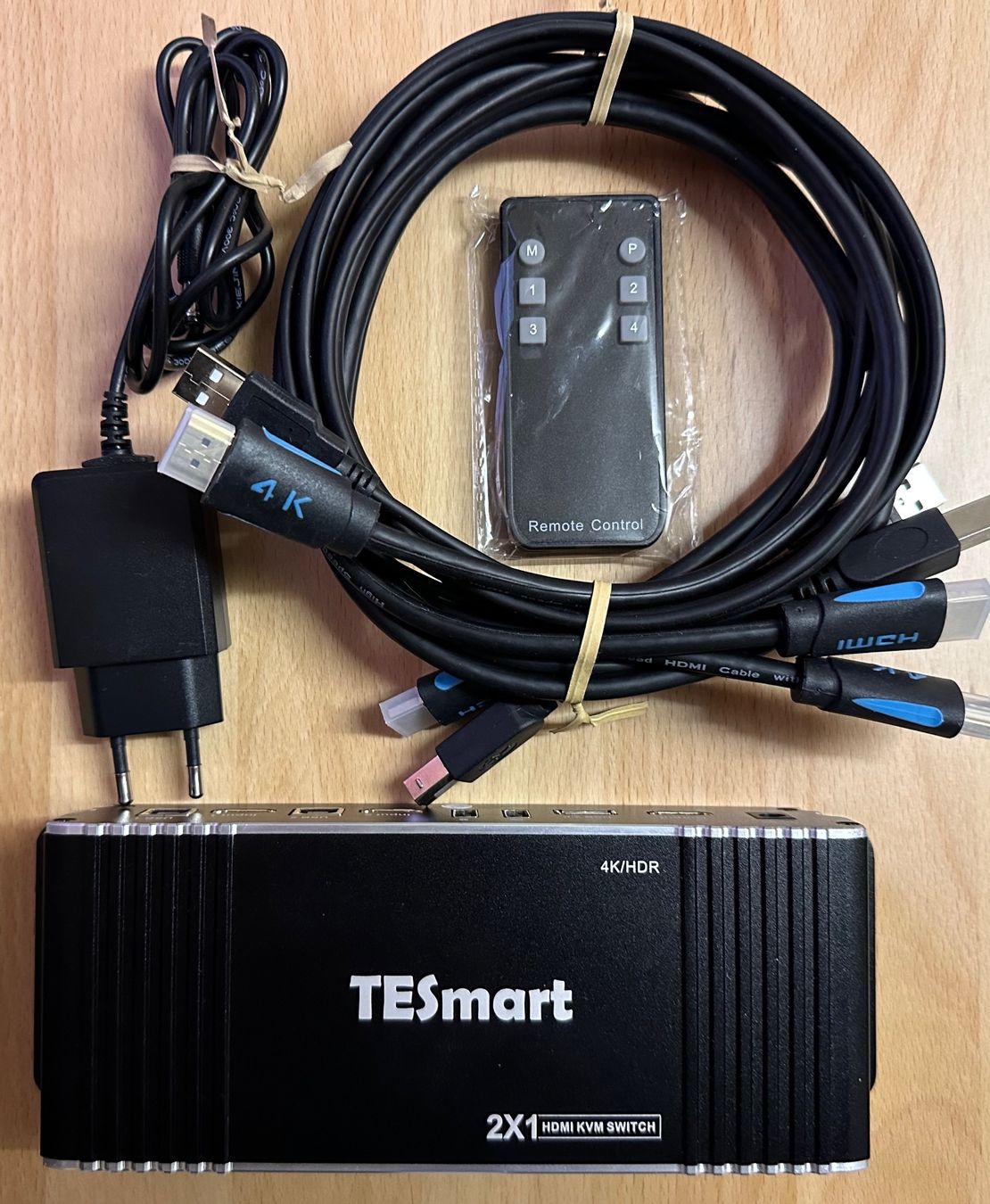 Hubs & Switches: TESmart 2 Port HDMI KVM Switch 4K - HKS0201B2U – Gebraucht aus fribourg von gatoa
