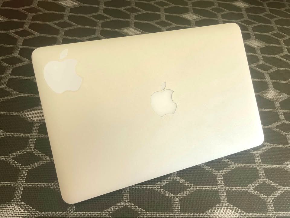 Apple Notebook: MacBook Air 13 pouces, avec OS CATALINA – Usato da Bulle venduto da bruno023