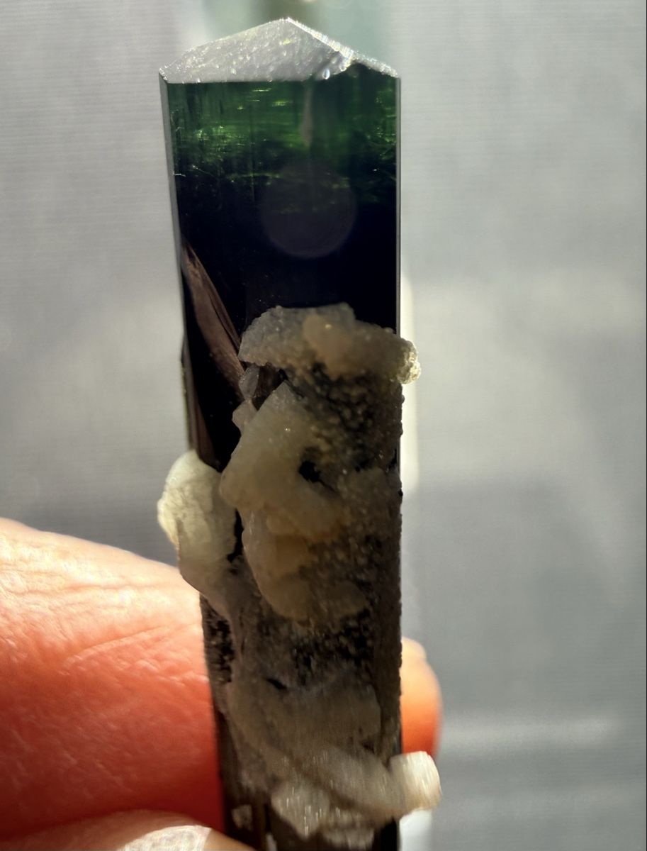Mineralien & Heilsteine: Turmalin Kristall 15ct – Neu (gemäss Beschreibung) aus Oberhof von RealStone