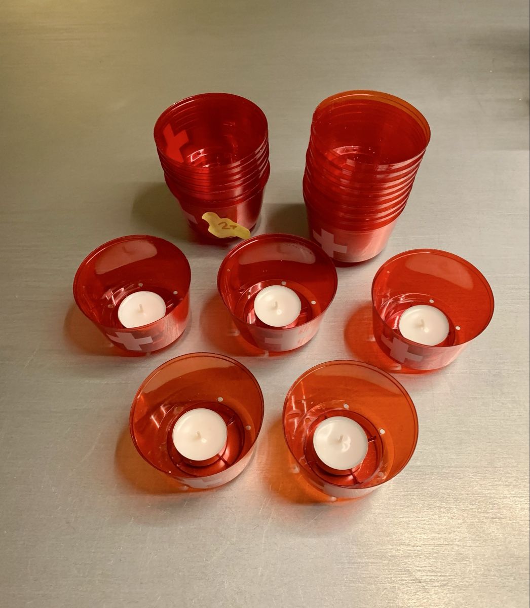 Kerzenständer: Windlichter Teelichthalter rot Schweizerkreuz 6er Set – Gebraucht aus Reinach BL von SchnaeppchenScout 2