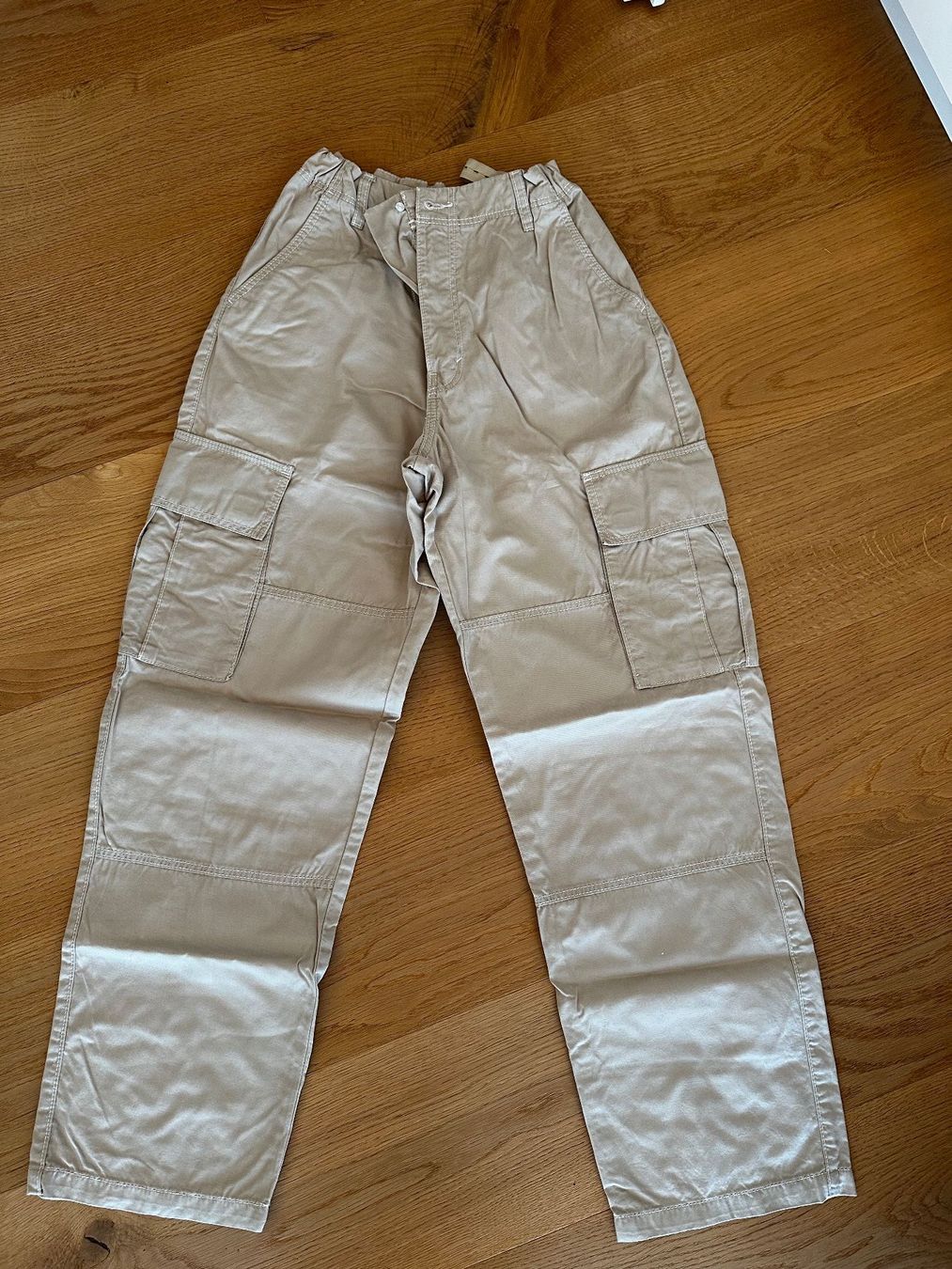 H&M Pantaloni: H&M Cargo-Stoffhose Gr. 164, beige – Usato da Sissach venduto da tapasu