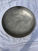 Grosse Vintage Metall Dekoschale handverziertes Muster 40 cm
