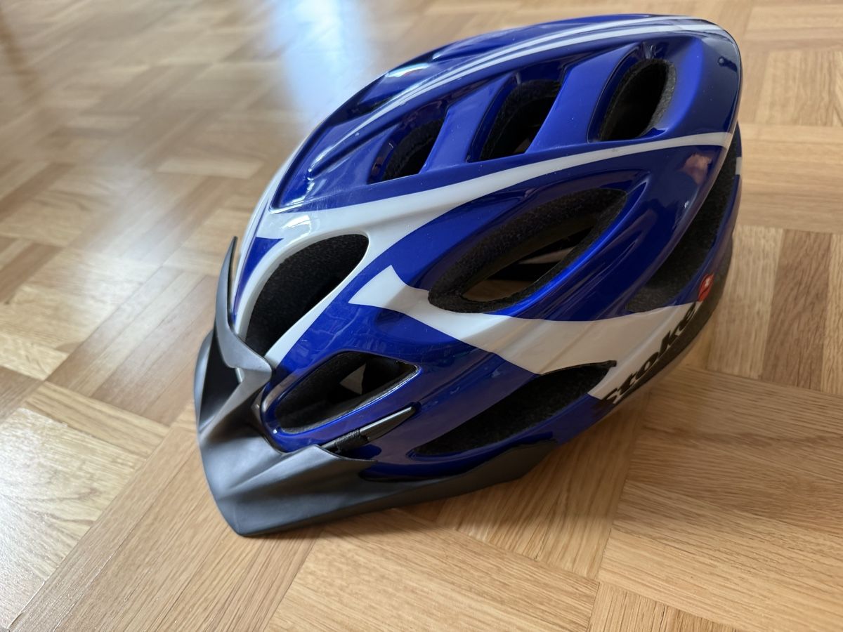 Stoke Caschi: Velohelm Stoke blau/weiss – Usato da Zürich venduto da rapido06 2