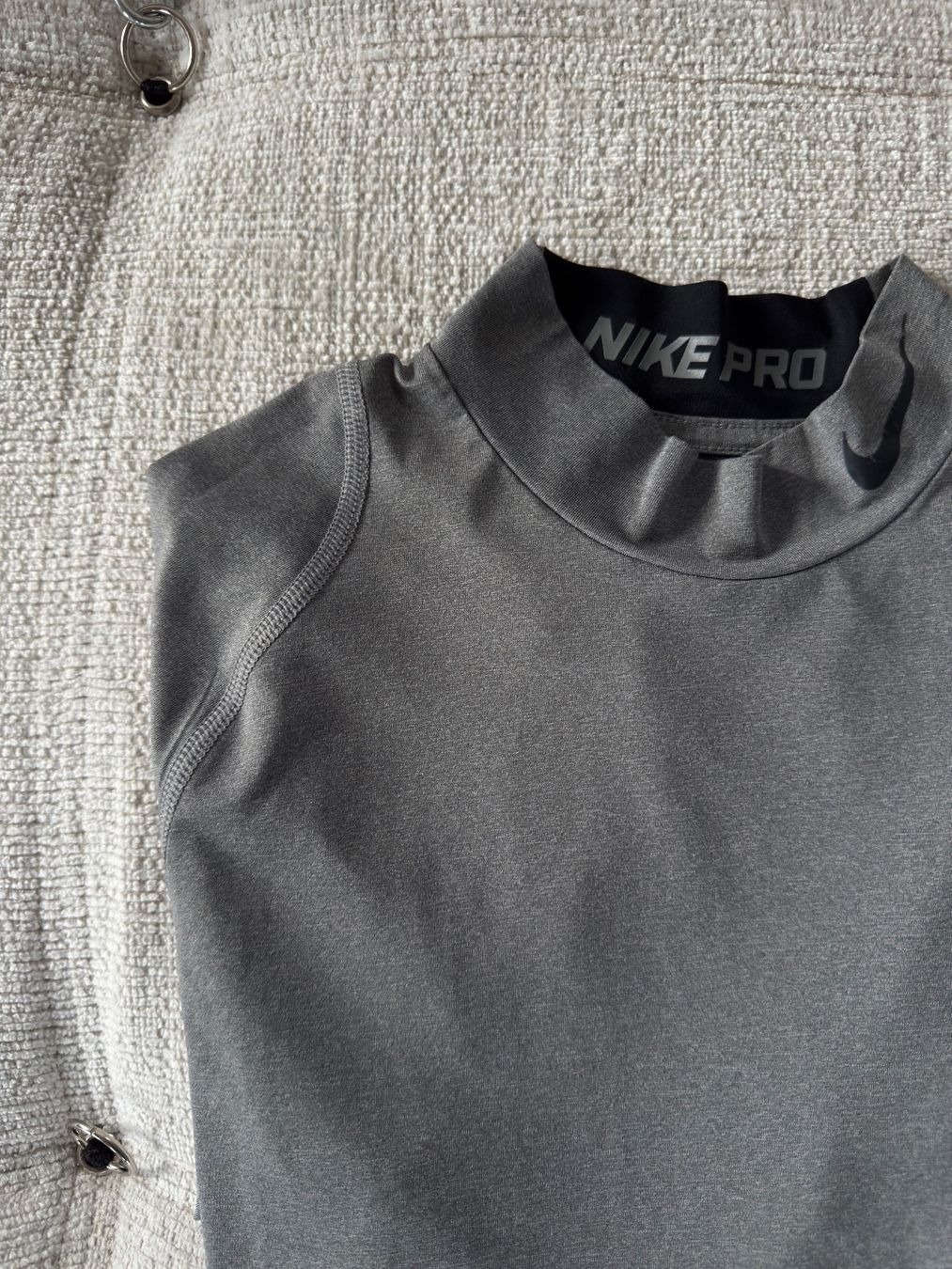 Nike T-shirt: Nike | Langarmshirt – Usato da Horgen venduto da onur_5 1