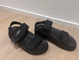 Desigual schwarze Leder Sandalen – Gr. 38 – bequem