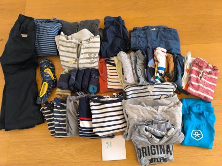 Grosses Kinderkleider-Set Grösse 98 mit Reima-Hose