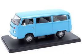 VW T2b Bus / Kombi 1972-1979 hellblau / weiss     1:24