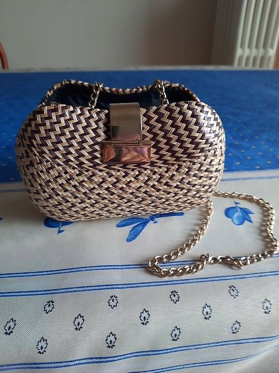 Borse da donna: Sac à main/pochette – Usato da Martigny venduto da ivi_cbf9 4