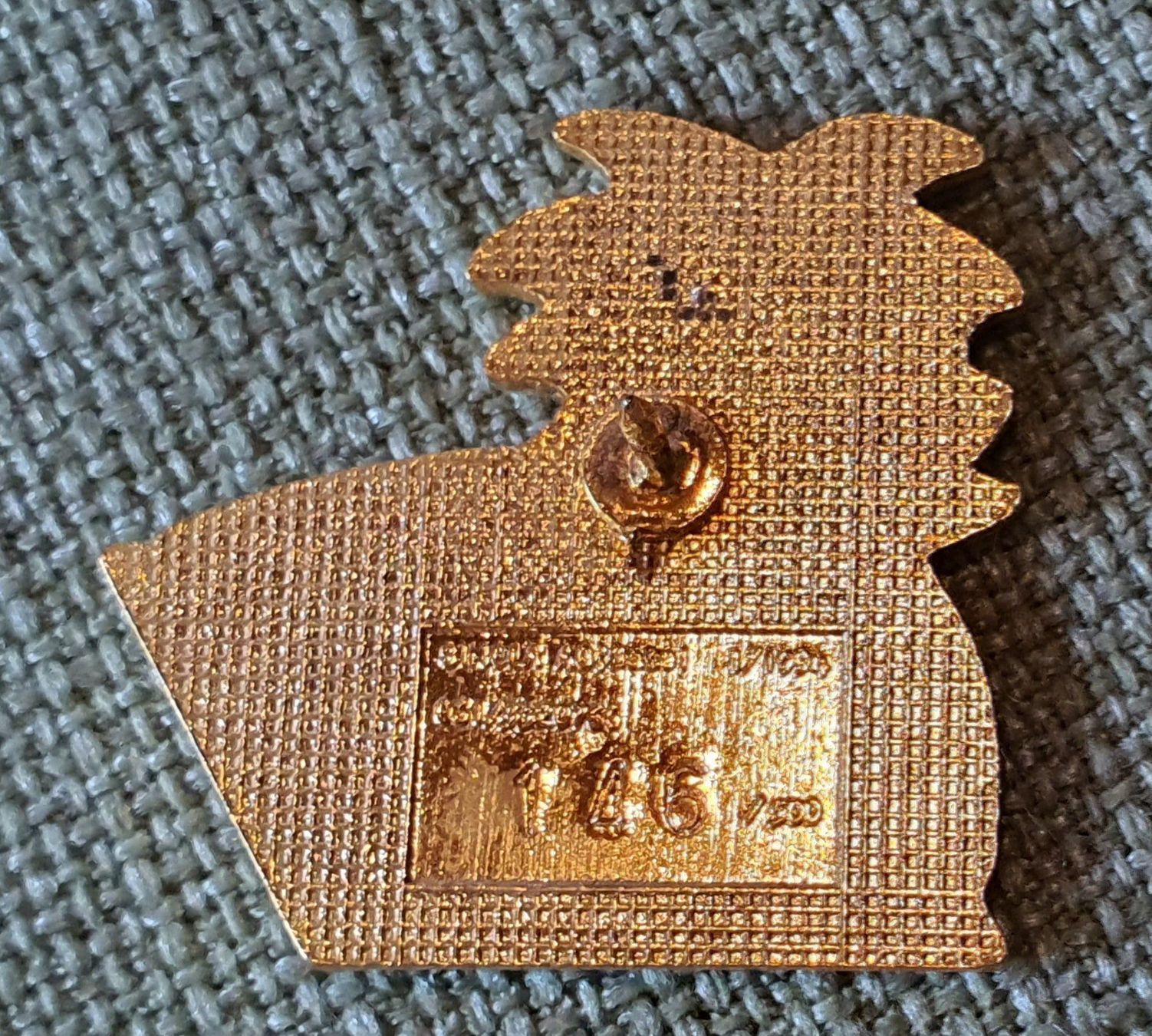 Placchette & Badge: H695 - Pin Restaurant Löwen Zwingen – Usato da Reinach BL venduto da Boston-Verkauf 1