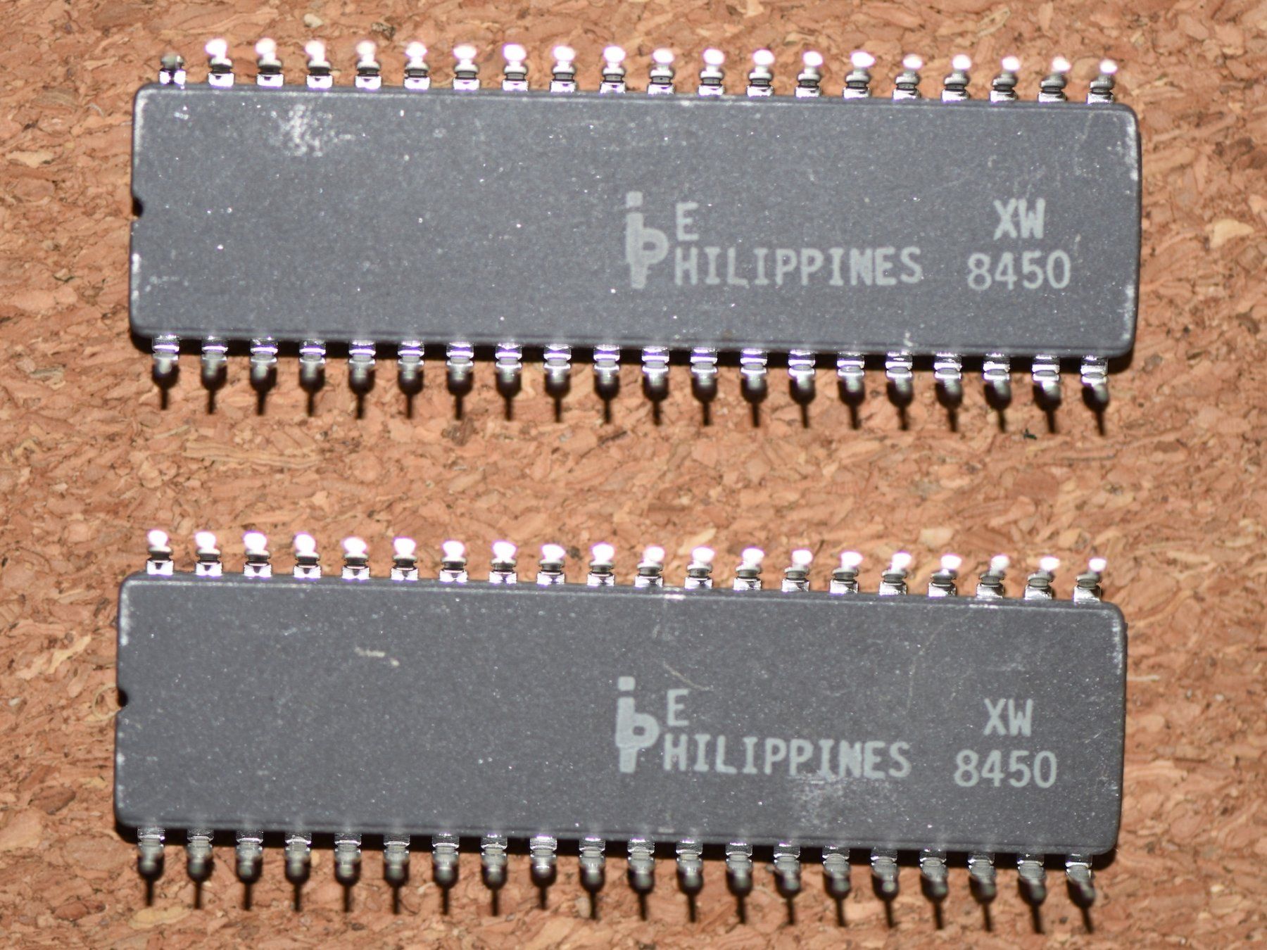 Intel Elektronikbauteile: 2x IC D8255A-5 004500752 INTEL 81 - PHILIPPINES XW 8450 – Neu (gemäss Beschreibung) aus Emmen von renerich 5