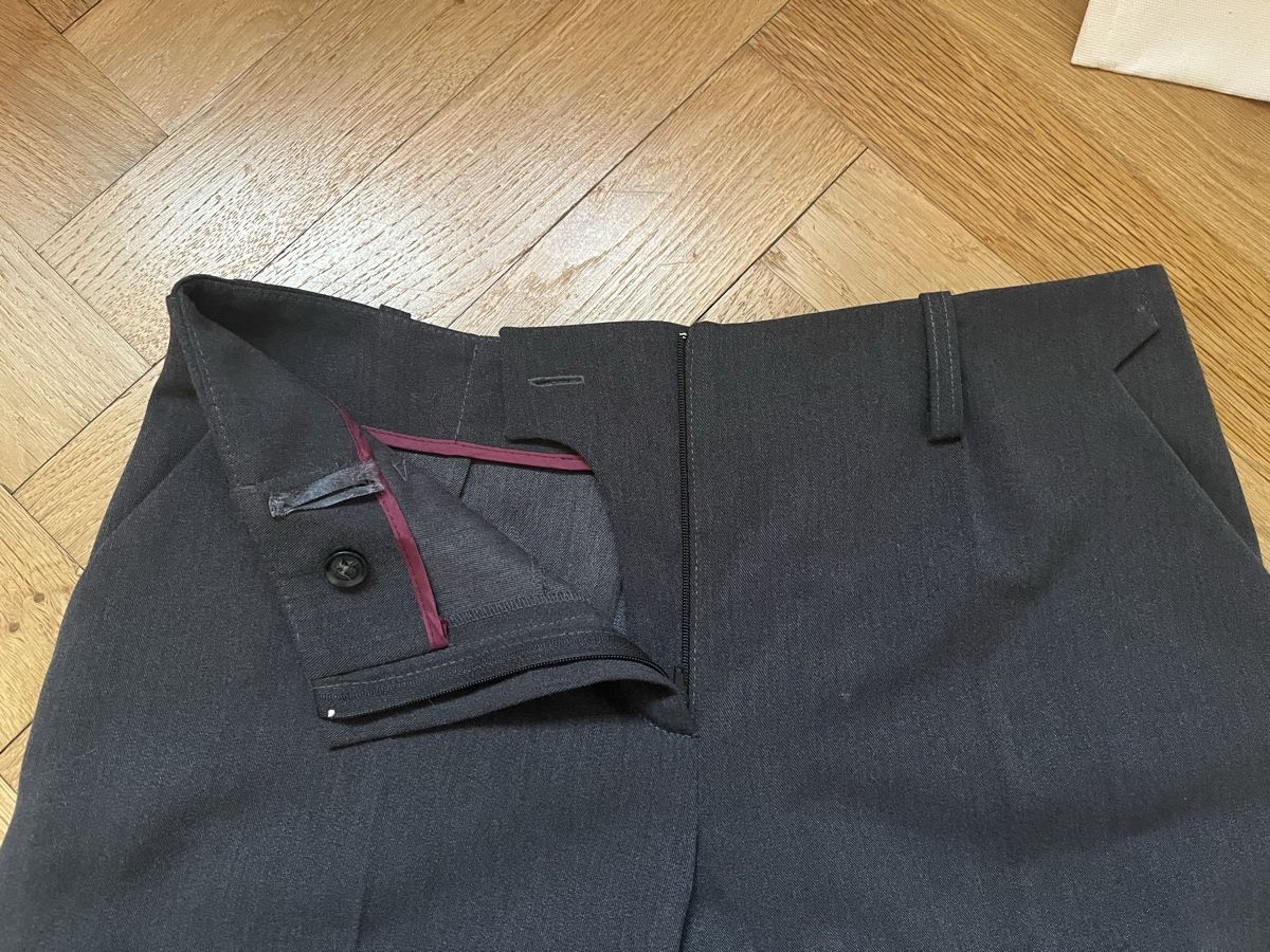 Pantaloni: Graue Anzugshose – Usato da Bern venduto da aleebii 2
