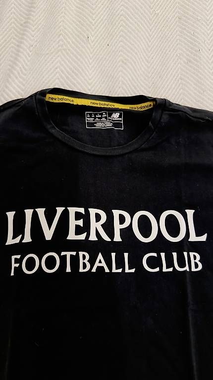 Canottiere & Pantaloni: FC Liverpool Shirt schwarz – Usato da Brunnen venduto da sea_c7bm 1