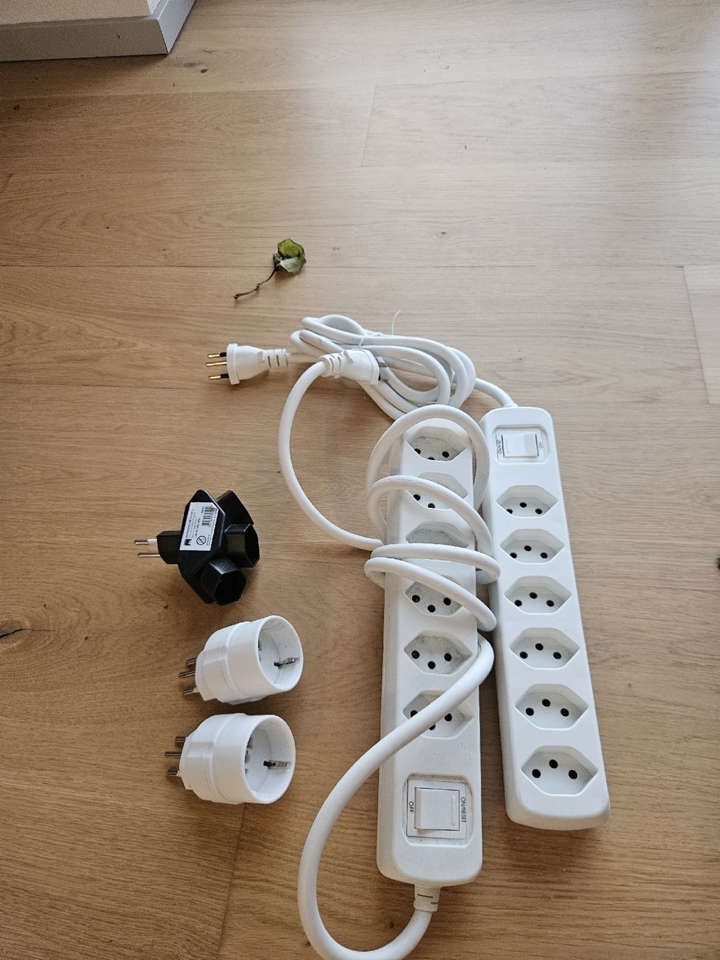 Unità & Adattatore: Steckdosenleisten und Adapter Set – Nuovo (secondo la descrizione) da Winterthur venduto da tom_r2ms 2