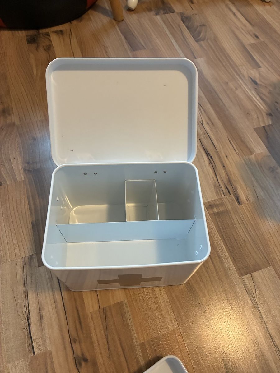 Reisekoffer: Zellet Medizinkoffer weiss Metall – Gebraucht aus Mitlödi von meyer-sabrina 4