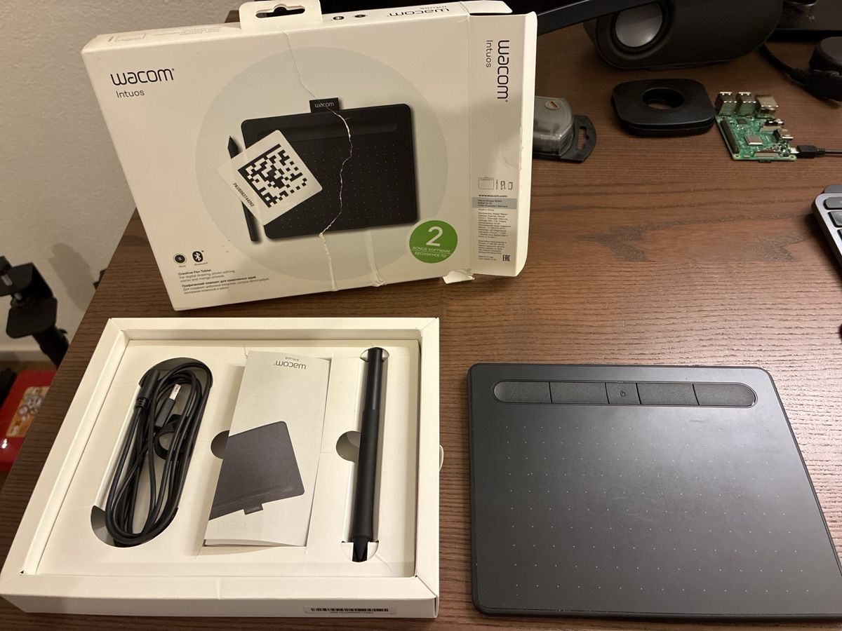 Wacom Tablet PC: Wacom Intuos Pro Pen Tablet, used, with accessories – Gebraucht aus Bonstetten von gonz_benz