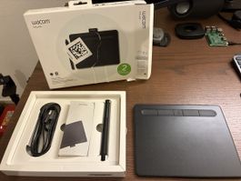 Wacom Intuos Pro Pen Tablet, used, with accessories