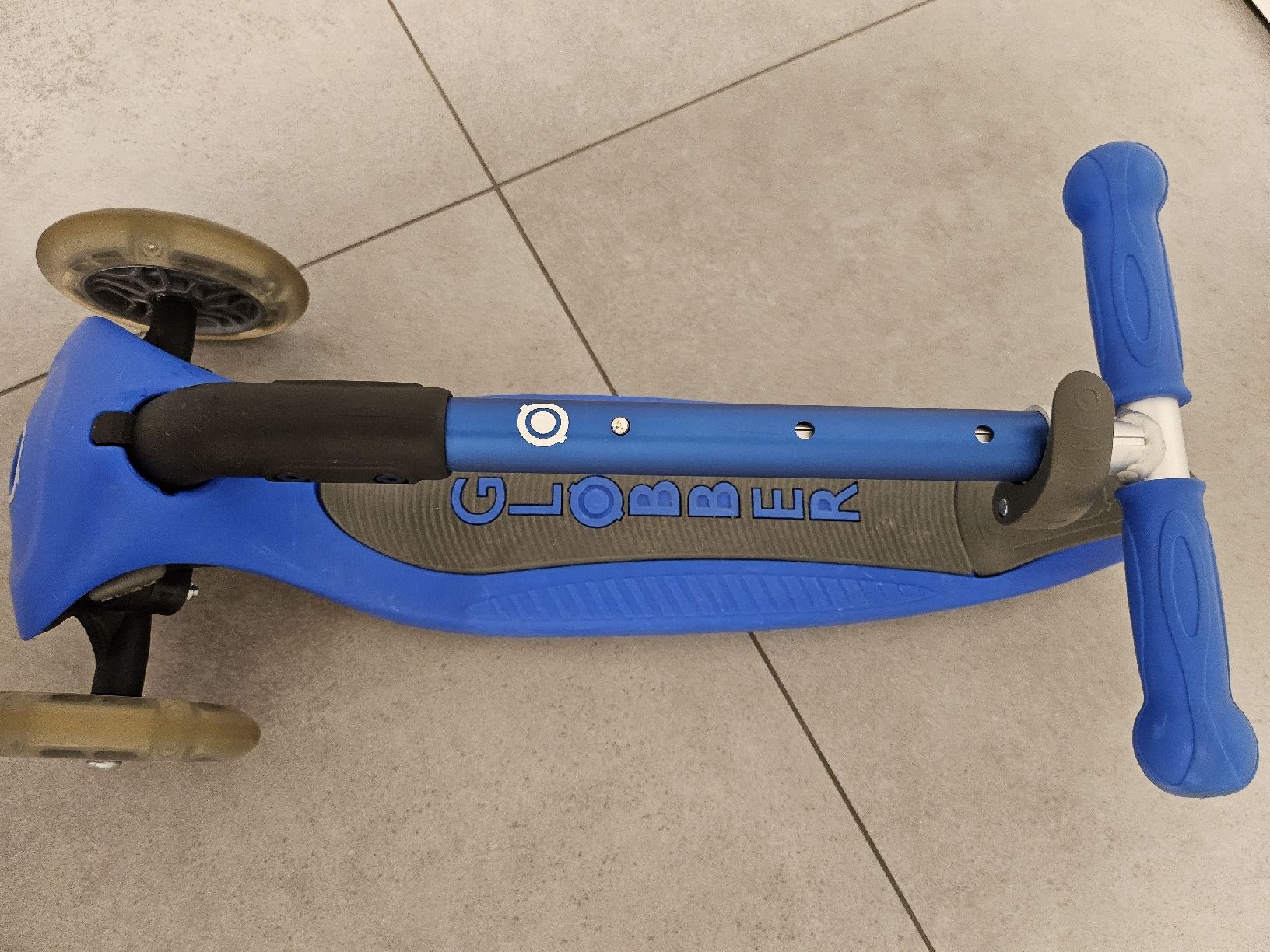 Globber Kickboard: Globber Scooter Junior mit Leuchtrollen – Usato da Baar venduto da Naedels-Kreationen 4