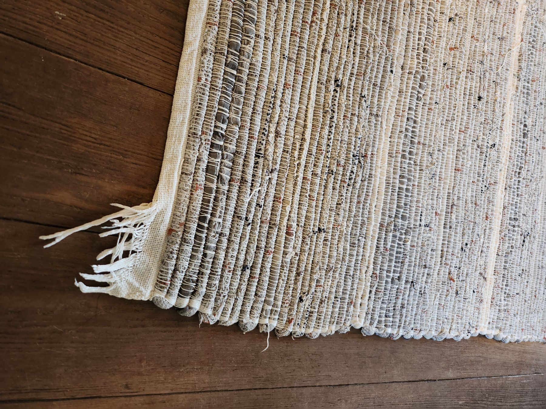 Tappeti: Teppich grau weiss gestreift 65x124cm – Usato da Veltheim AG venduto da D.B_1983 1