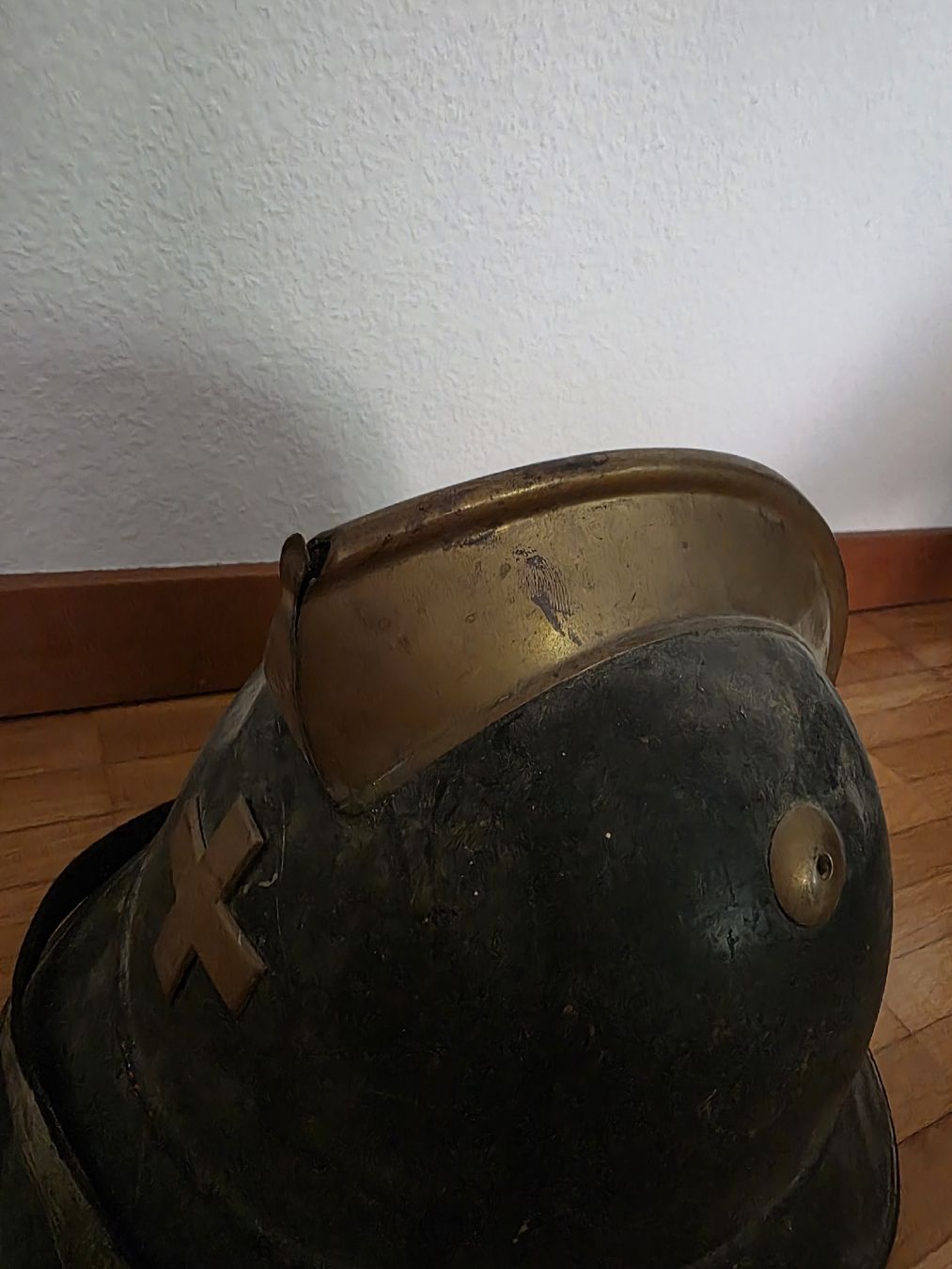 Feuerwehr: Antiker Feuerwehrhelm – Gebraucht aus Winterthur von Eljabanebre 2