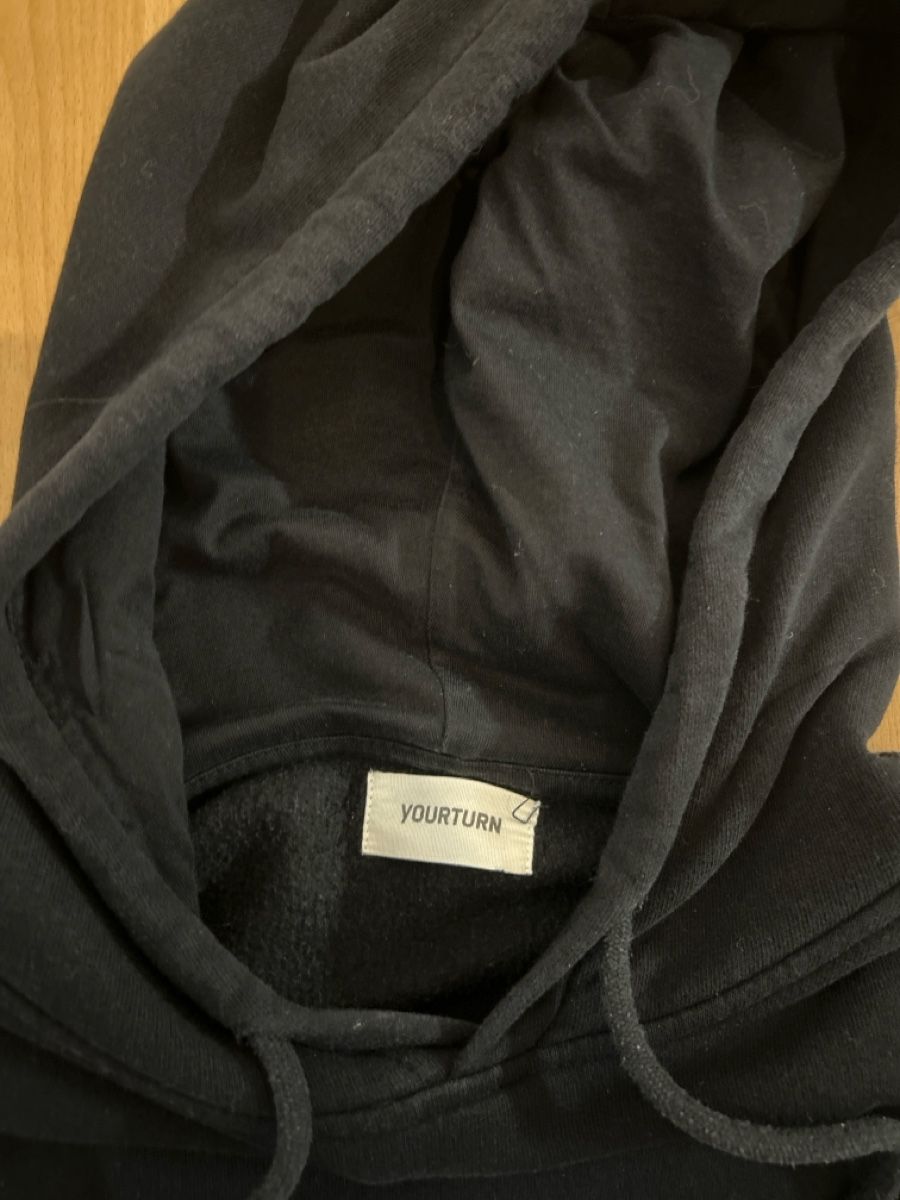 Pulls & Sweat-shirts: Yourturn Pullover schwarz L – D'occasion à Triesenberg par miauuu19 3