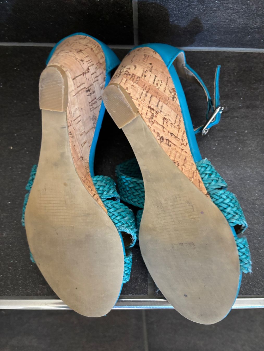 Scarpe da donna: Sandale türkis 38 Cube, Keilabsatz – Usato da Balsthal venduto da Uroby 4