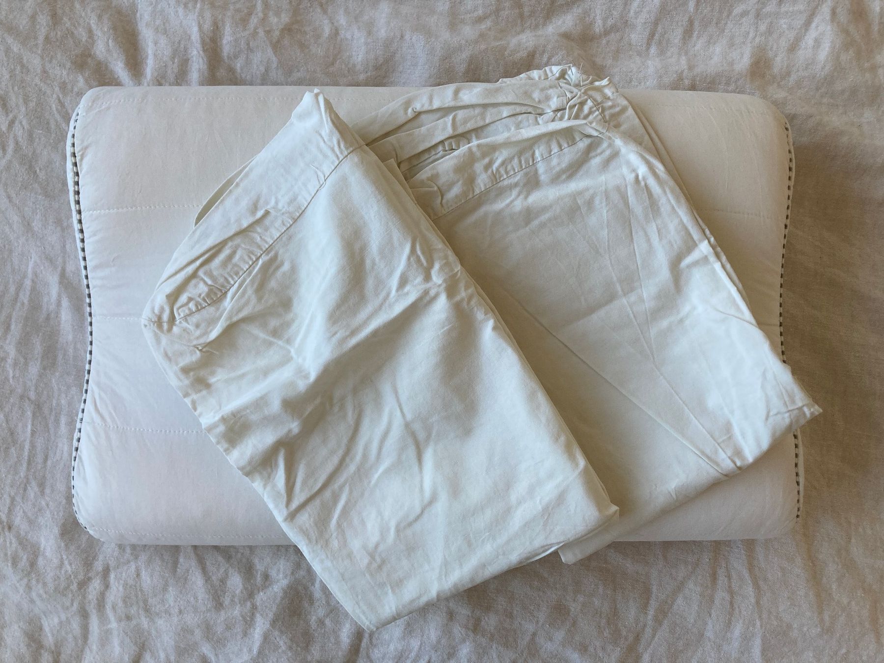 Ikea Cuscini: Oreiller cervical IKEA + taies d'oreiller – Usato da Genève venduto da cricri159 3