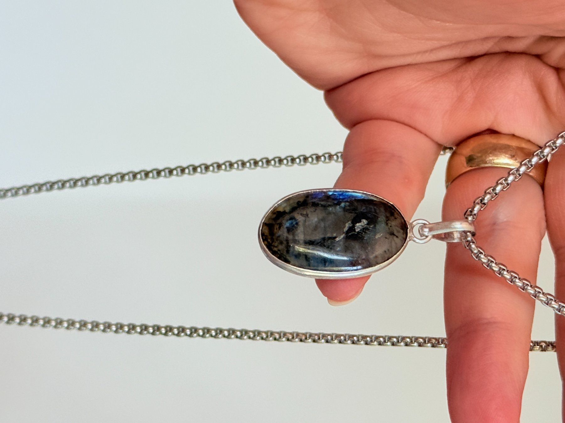 Ketten: Pendentif Labradorite avec chaîne neuf – Neu und originalverpackt aus Genève von AGBERG 2