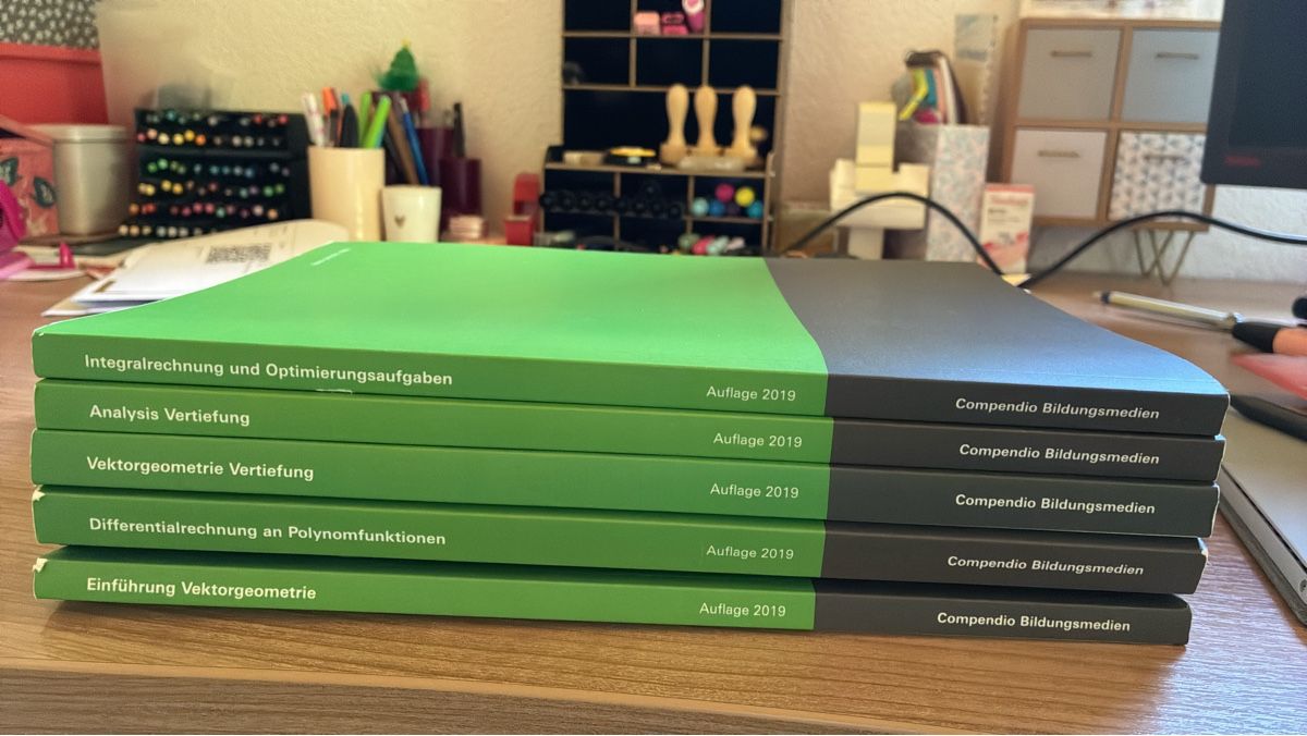 Libri: Compendio Mathematik Bücher Set gebraucht Auflage 2019 – Usato da Edlibach venduto da Foxonthehood