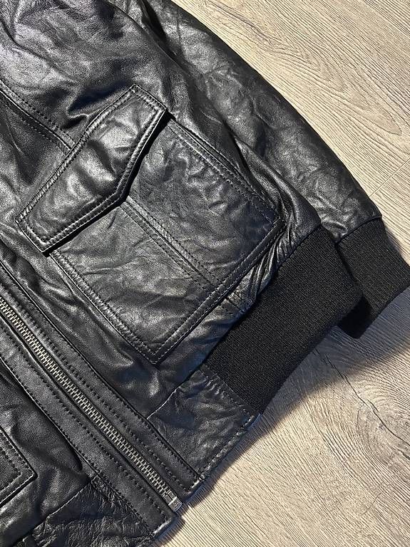 Vestes: Veste en cuir – D'occasion à Cheseaux-Lausanne par mad_mnv2 1