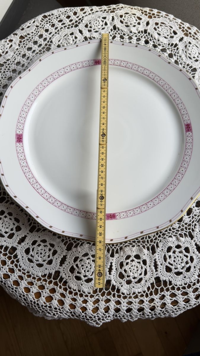 Herend Plateaux: Herend Servierplatte Rund mit Randmuster guter Zustand – D'occasion à Emmen par Lampery 3
